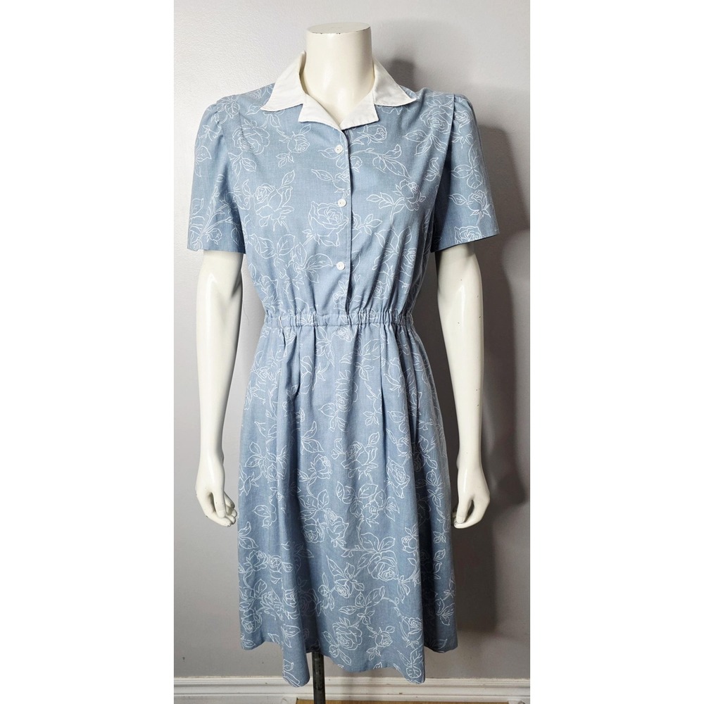 Vintage 1980s does the 1950s Cottagecore Blue Floral Print Cotton Day Dress